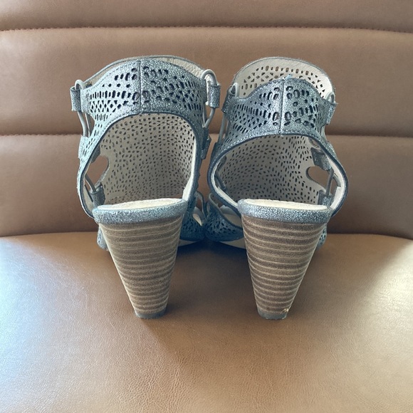 NWOT Wedge Sandals- Size 7 - Picture 4 of 8